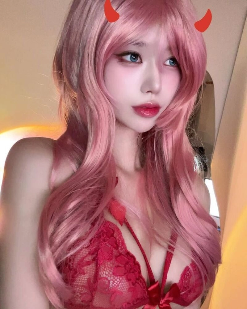 ảnh gái xinh cosplay khoe hàng