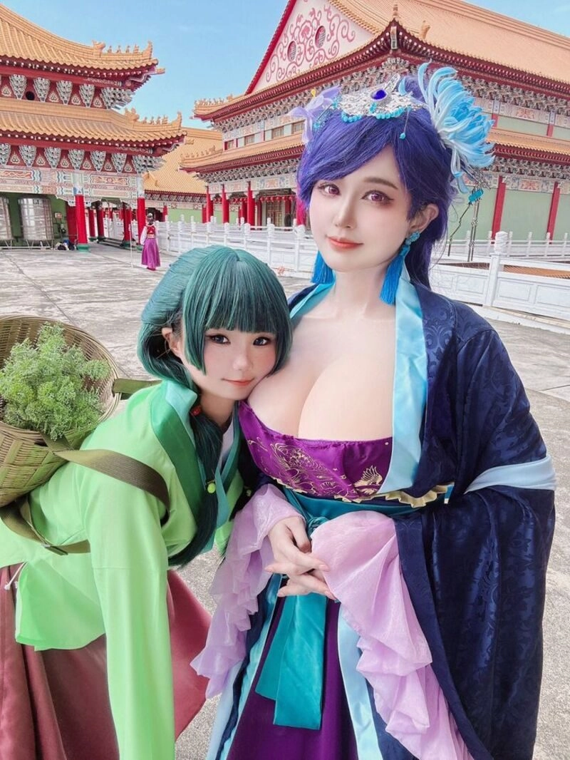 ảnh gái xinh cosplay khoe hàng