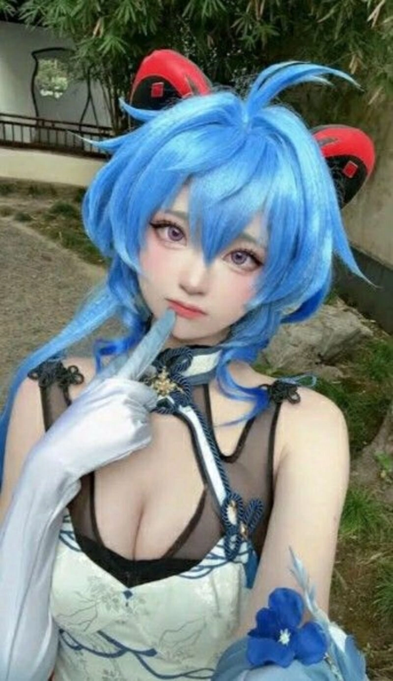 ảnh gái xinh cosplay khoe hàng