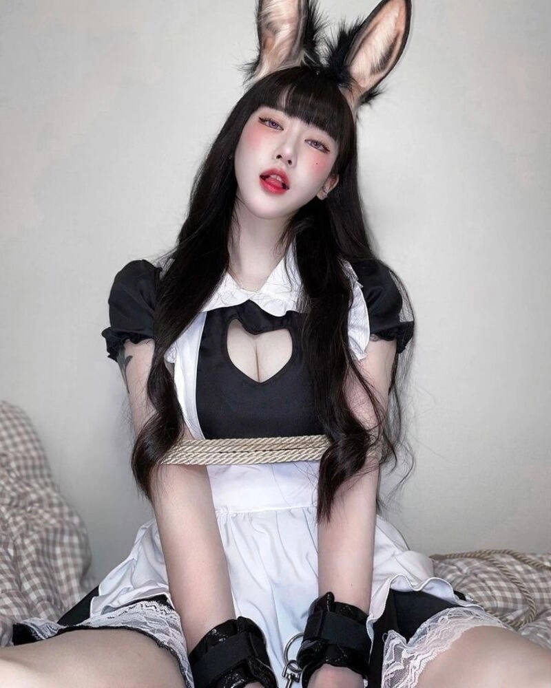 ảnh gái xinh cosplay khoe hàng