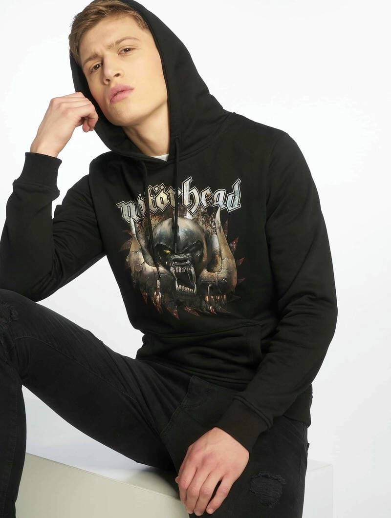 Cách tạo dáng chụp ảnh với áo hoodie đầy sáng tạo 